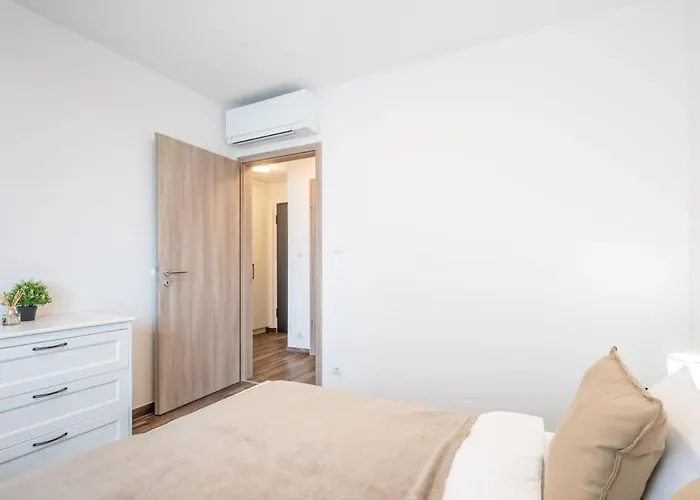 Balcony - Easy Parking - Comfy Home
