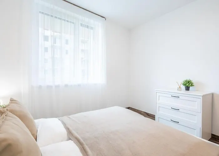 Balcony - Easy Parking - Comfy Home