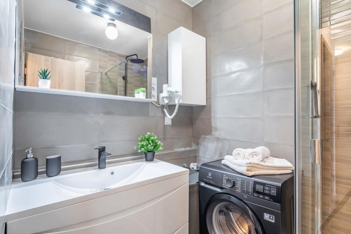 Apartament Balcony - Easy Parking - Comfy *